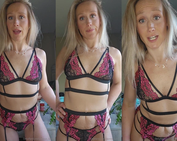 Jamie Lynn aka jamie_lynnn - 12-04-2024 OnlyFans Video - Wednesday Of course this cute outfit would come when I have work