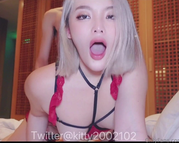 Kitty2002102 aka kitty2002102 - 01-10-2023 OnlyFans Video - 爽翻天的臉 最喜歡被架著幹了 升天