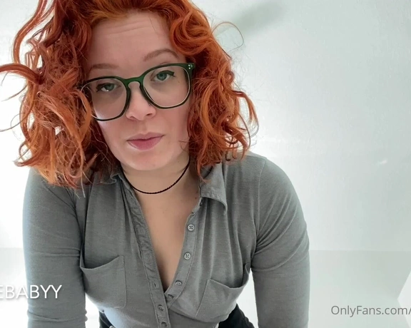 Veggiebabyy aka veggiebabyy - 07-14-2023 OnlyFans Video - would you want me to be your boss check your DMs to see todays new video