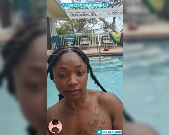 Mademoiselle Ohlala aka mademoohlala - 08-24-2022 OnlyFans Video - Butt naked and chillin by the pool