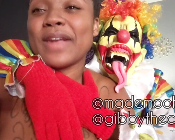 Mademoiselle Ohlala aka mademoohlala - 10-14-2019 OnlyFans Video - Today I met Gibby The Clown and was welcomed to the circus I cant wait for