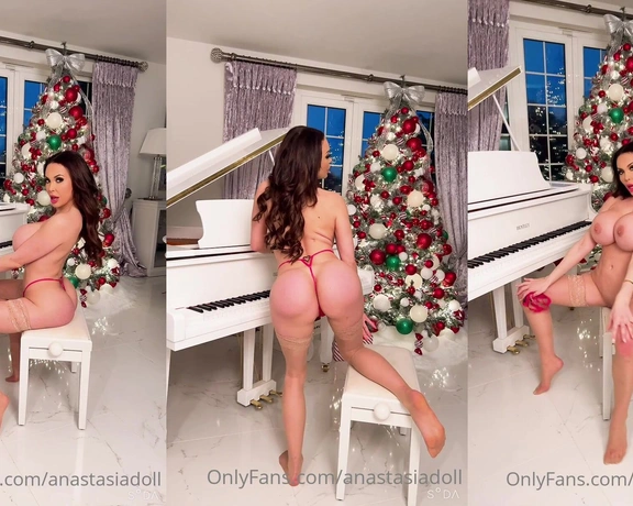 Anastasia Doll aka anastasiadoll - 12-24-2022 OnlyFans Video - What would you do if I woke you up Christmas morning like this