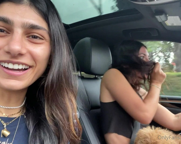 Mia Khalifa aka miakhalifa - 10-23-2020 OnlyFans Video - YALL ITS GOING DOWN TODAY Were getting candy, and pumpkin trick or treat buckets, and snap