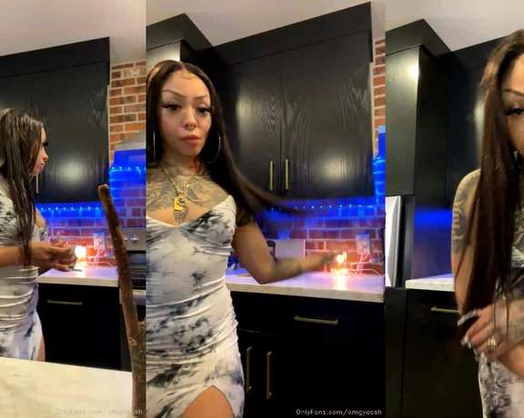 Omgyoash aka omgyoash - 05-03-2021 OnlyFans Video - Stream started at 05032021 0545 am Changing