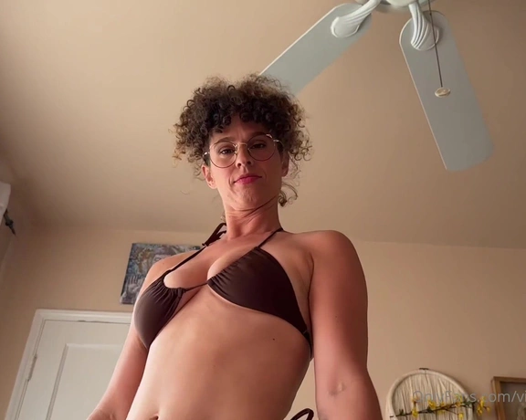 VibeWithMommy aka vibewithmommy - 09-19-2024 OnlyFans Video - Bluejean Daisy Dukes, up close and personal with your friends Cum everywhere