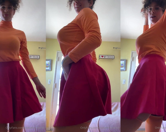 VibeWithMommy aka vibewithmommy - 01-15-2025 OnlyFans Video - Dance with Velma