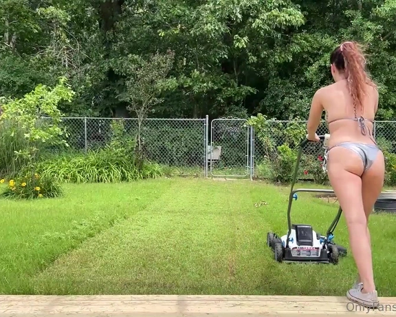 Lulu Blair aka lulublair - 05-30-2024 OnlyFans Video - CHECK YOUR INBOXES lt3 Hey there Who said yard work cant be fun or sexy Not