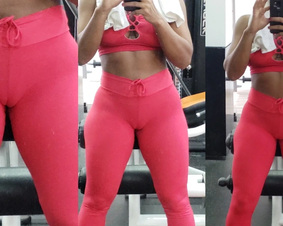 Carolinefit aka carolinesolano1 - 12-28-2020 OnlyFans Video - Te animas a entrenar conmigo