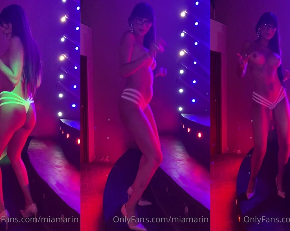 Mia Marin aka miamarin - 11-03-2020 OnlyFans Video - Un poquito de un rico  baile