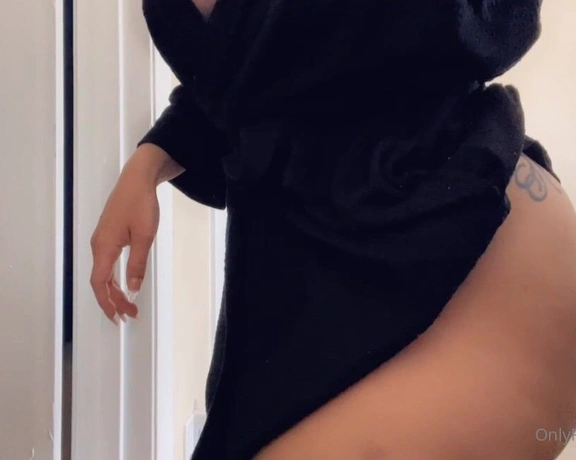 Gigi Torres aka blahgigi - 02-28-2022 OnlyFans Video - Who likes ass