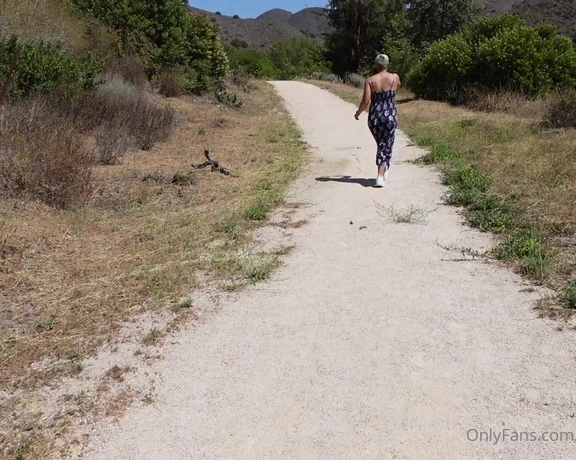 Kitthebeefcake aka kitthebeefcake - 06-15-2022 OnlyFans Video - EXHIBITIONIST BJ My boyfriend and I decided to explore down a trail and we found what