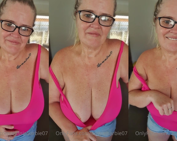 AussieBarbie07  VIP aka aussiebarbie07 - 01-26-2021 OnlyFans Video - Check out that cleavage