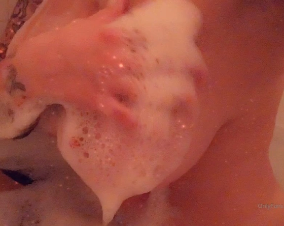 Double Stacked Saff aka saffronxxrose - 11-09-2019 OnlyFans Video - Back in my bathtub  did you make sure to comment on my last post to