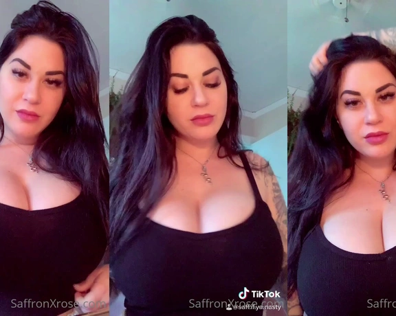 Double Stacked Saff aka saffronxxrose - 12-22-2020 OnlyFans Video - Busy day