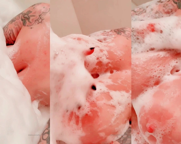 Double Stacked Saff aka saffronxxrose - 10-07-2019 OnlyFans Video - Last night I snuck into my parents bathroom to use their amazing jacuzzi tub