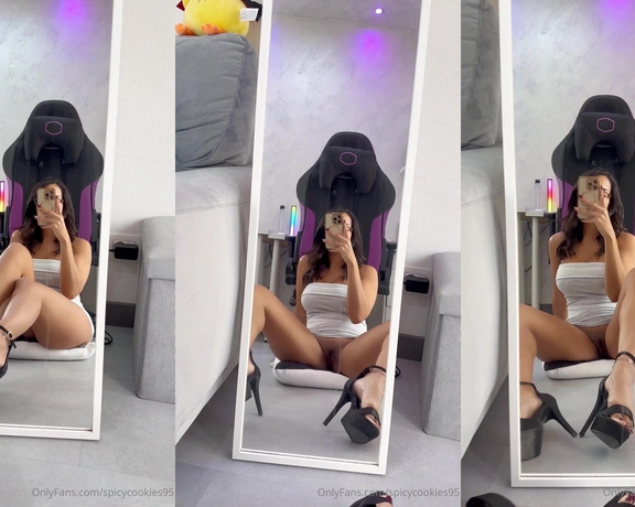 SpicyCookies95 aka spicycookies95 - 11-20-2024 OnlyFans Video - Vieni sediamoci, ti faccio vedere meglio  Come on, lets sit down, Ill show you