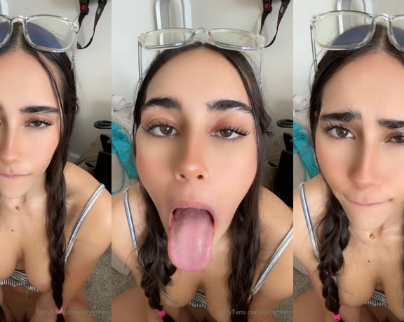 Izzy Green aka izzygreen - 01-10-2024 OnlyFans Video - would u want me to suck or fuck firstP_9om4