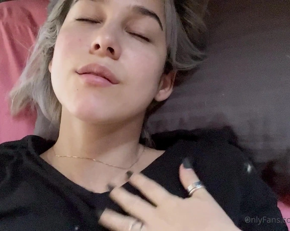 VitaCelestine aka vitacelestine - 01-29-2022 OnlyFans Video - Buenos días  Aún tengo cara de dormida jajaja