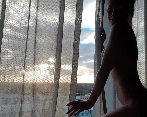 Ruby Onyx aka ruby_onyx - 01-12-2019 OnlyFans Video - Cheeky flash out my hotel window