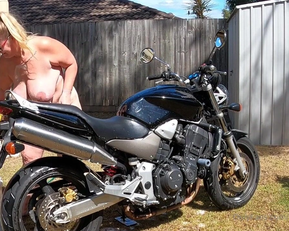 AussieBarbie07  VIP aka aussiebarbie07 - 02-15-2021 OnlyFans Video - outside washing my motorbike nude