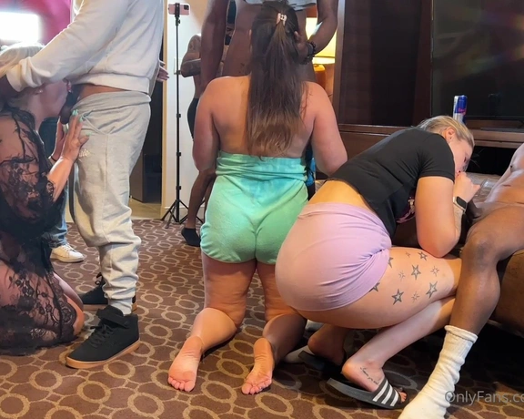 Subgirl0831 aka subgirl0831 - 05-16-2022 OnlyFans Video - This is what happens when the girls get together lupeandmicha theblondehotwife damndaddy_12 ltltltlt green mask guy