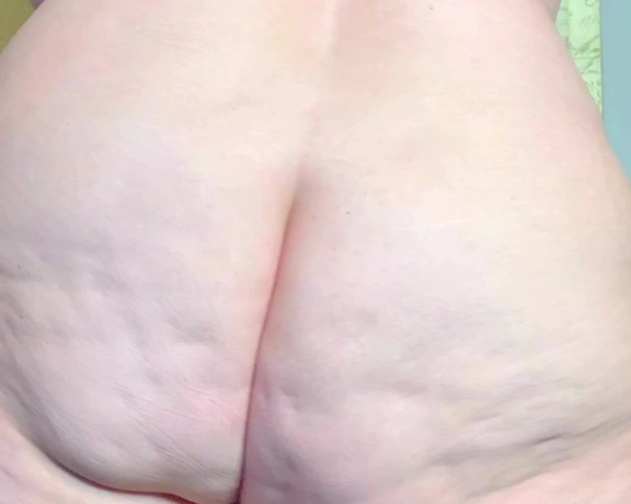 Kates kurves aka kateskurves - 12-17-2019 OnlyFans Video - Booty CandyCane prep video