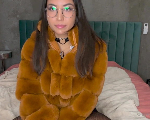 Itsxlilix aka itsxlilix - 12-11-2022 OnlyFans Video - Un petit vidéo call avec mon copain pour essayer mes 3 nouveaux dildos hihi à la