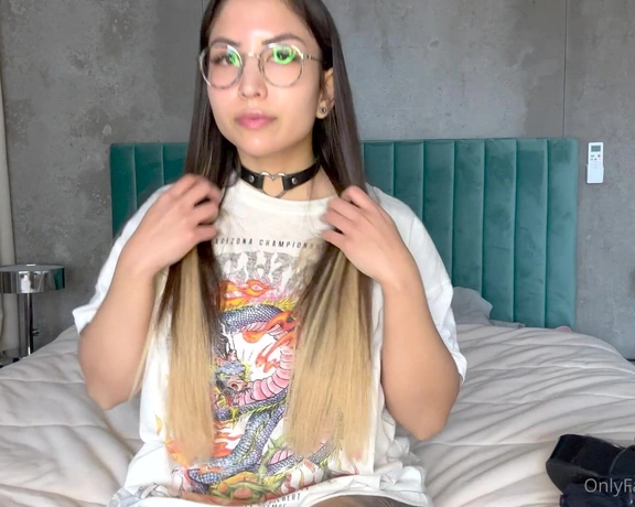 Itsxlilix aka itsxlilix - 04-27-2023 OnlyFans Video - Today you will wear your most beautiful lingerie and obey your queen  With English subtitles